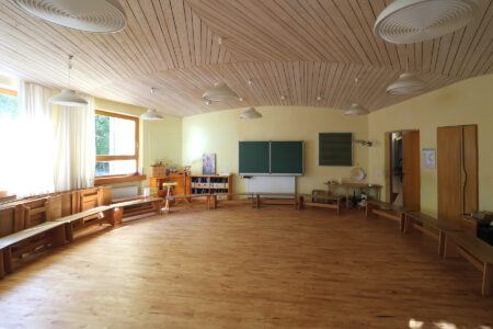 004-steinerschule-klassenzimmer-rund